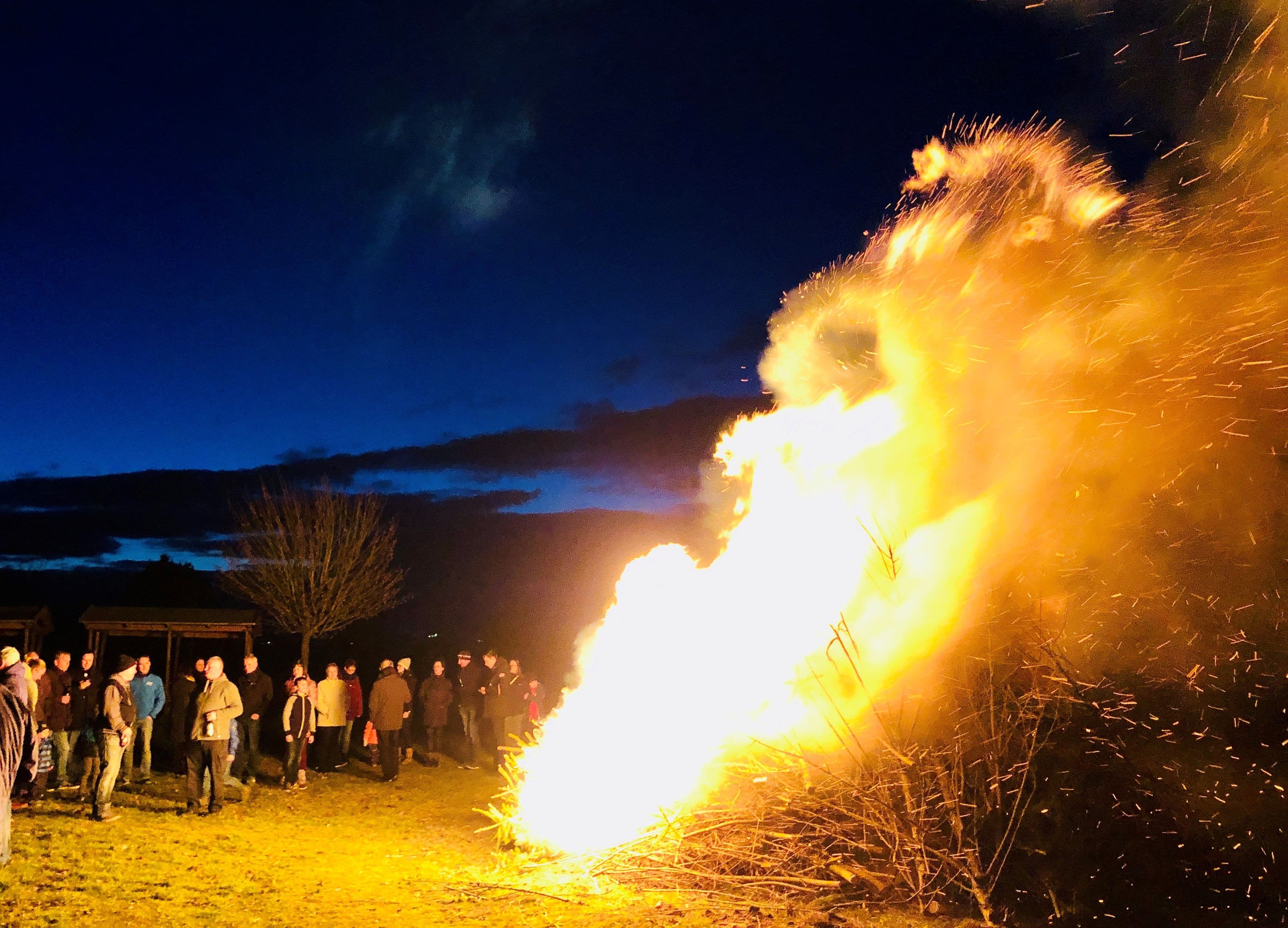 Osterfeuer in der Einheitsgemeinde