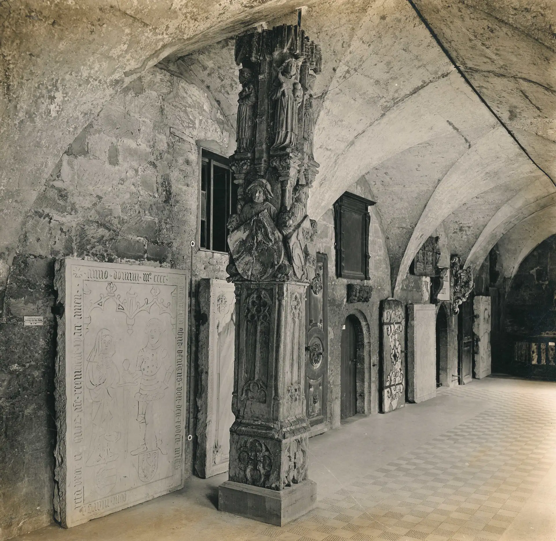 Geführter Rundgang im Kreuzgang der Liebfrauenkirche