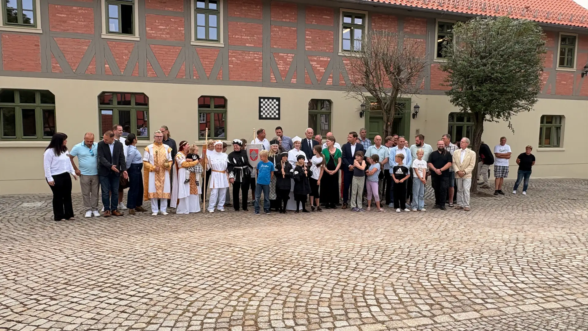 Bürgerhaus in Schachdorf Ströbeck feierlich übergeben